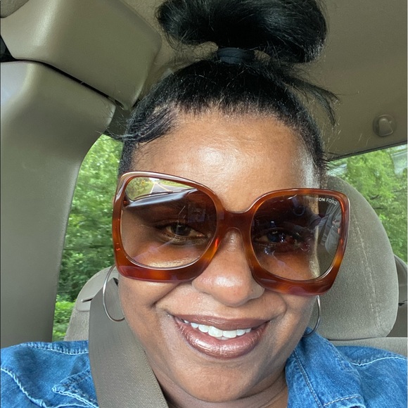 Meet your Posher, Yolanda - Picture 1 of 1